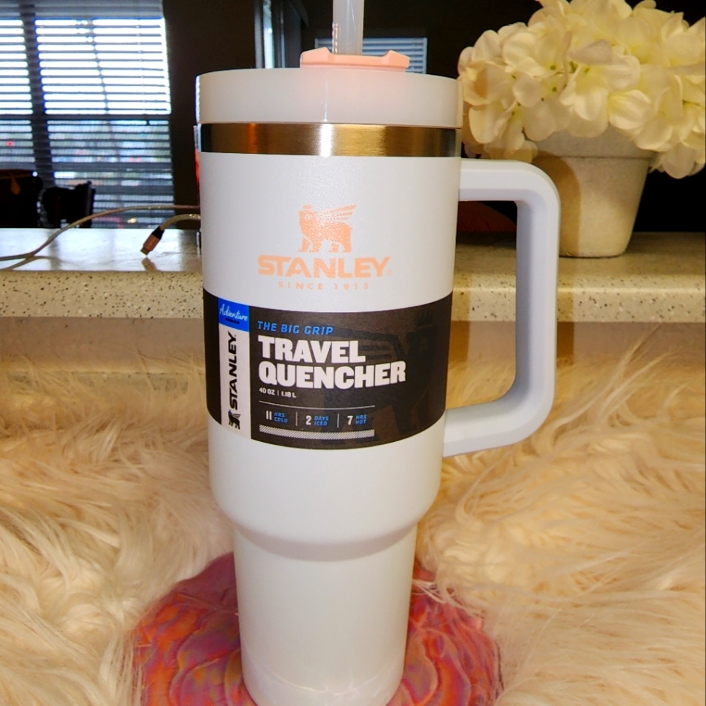 Cloud Stanley 40 oz Quencher